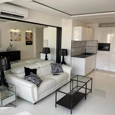 Est Croisette Apartman